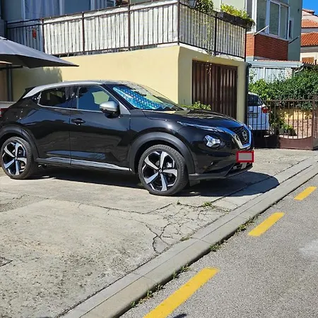 With Parking Place Laguna Svetilnik *