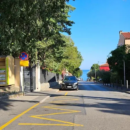 Apartman Apartments With Parking Place Laguna Svetilnik Beach