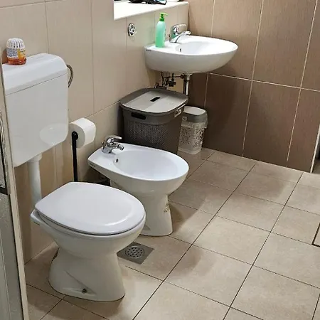 With Parking Place Laguna Svetilnik