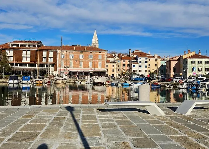 Apartma Apartments With Parking Place Laguna Svetilnik Beach Izola