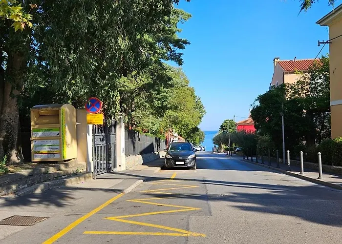 Apartma Apartments With Parking Place Laguna Svetilnik Beach