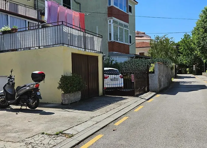 Apartments With Parking Place Laguna Svetilnik Beach